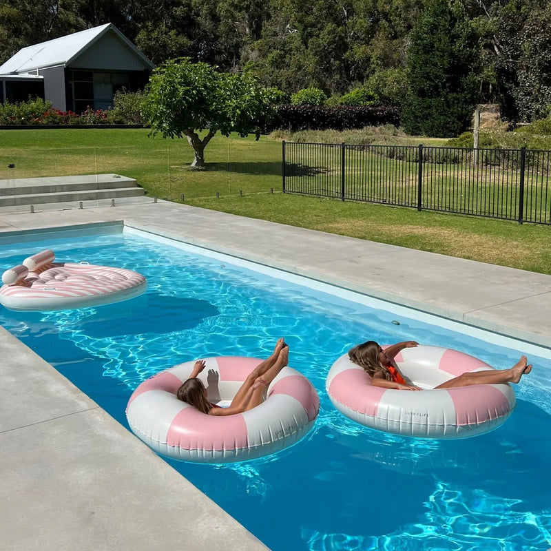 Luxe Pool Ring Stole My Heart Pink - The Great Escape