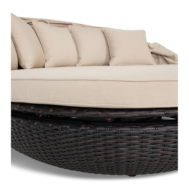 79" Round Swivel Daybed W/ Canopy - The Great Escape