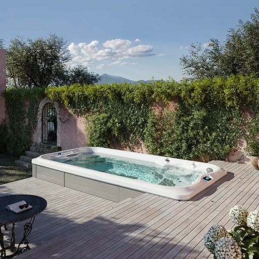 Jacuzzi® J16 PowerActive - The Great Escape