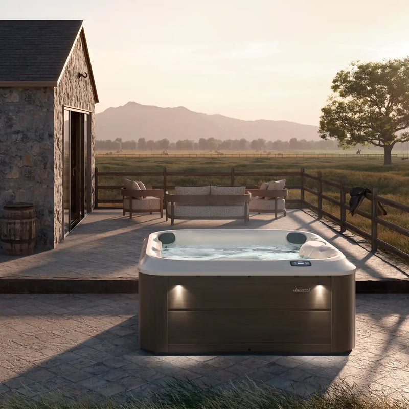 Jacuzzi® J-225™ — The Great Escape