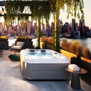 Jacuzzi® J-315™ - The Great Escape