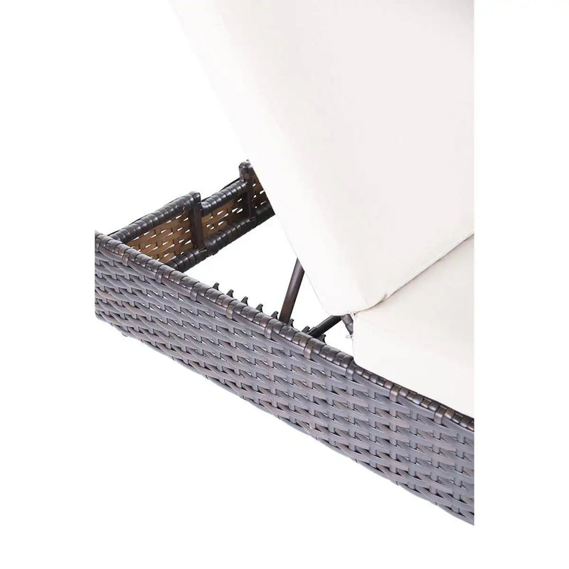 Contempo Woven Chaise W/ Cushion - The Great Escape