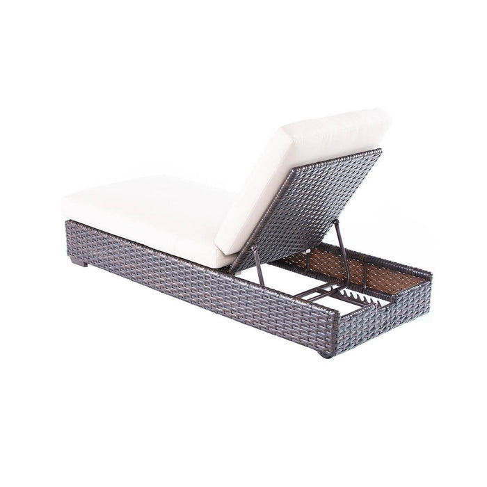 Contempo Woven Chaise W/ Cushion - The Great Escape